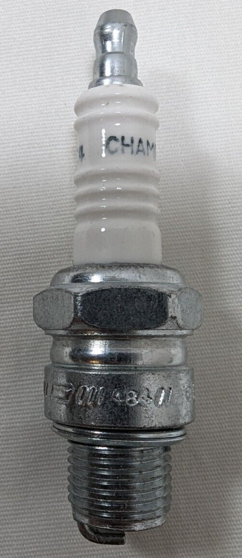 Champion Copper Marine Spark Plug QL77JC4 828M - Pack of 1