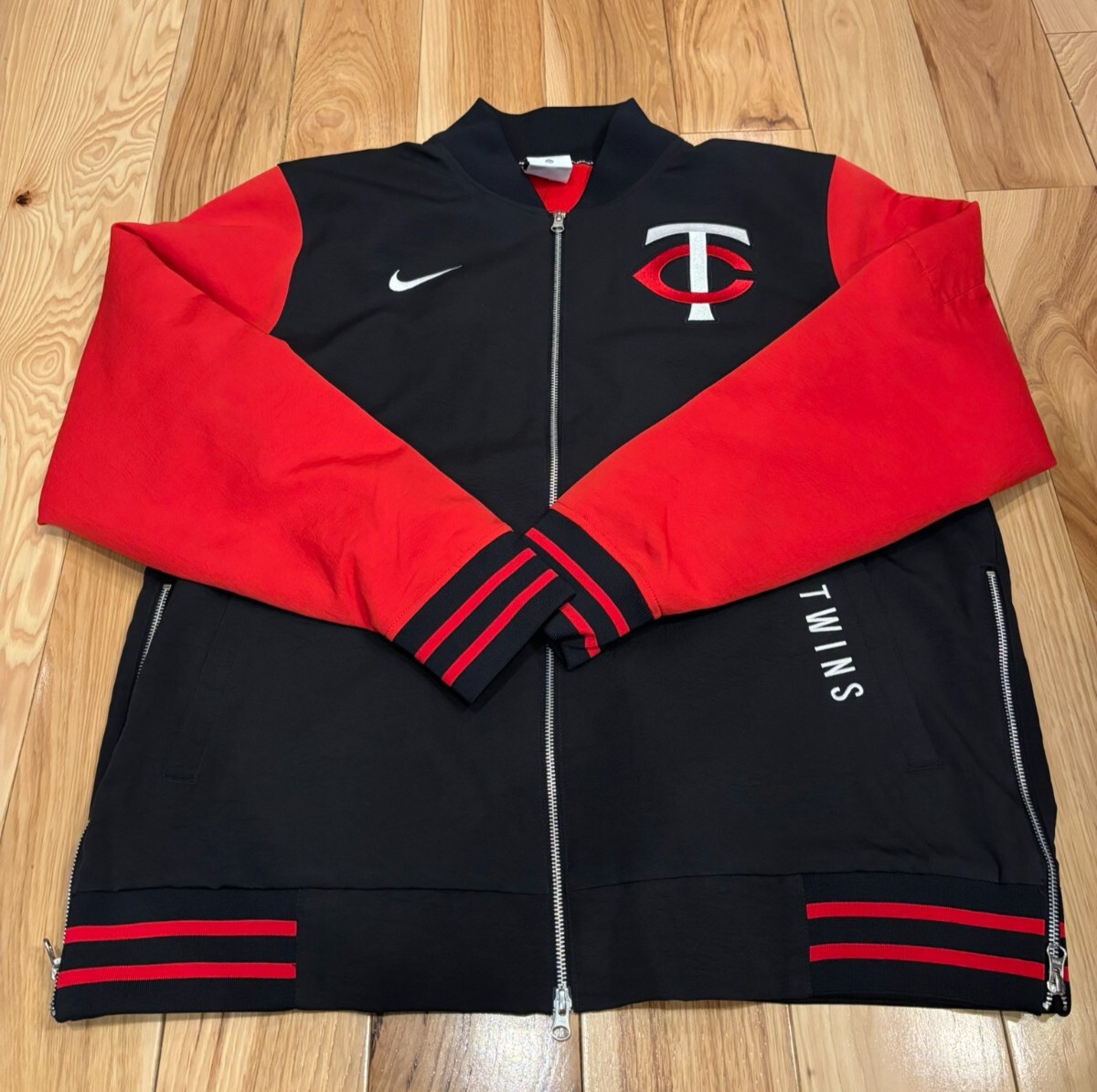 Nike Minnesota Twins Authentic Collection Dugout Bomber Jacket Men's LARGE NWT