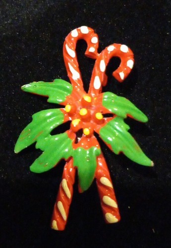 Set of 3 Christmas Themed Brooches Enamel on Goldtone Metal - Santa, Holly, Cane - Picture 8 of 9