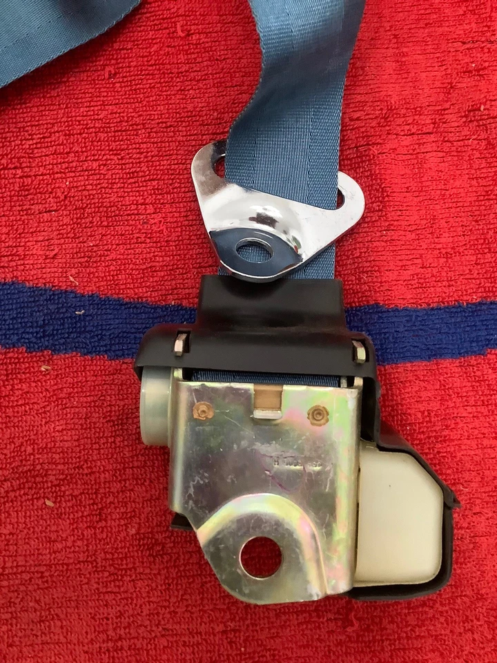 Cinturón de seguridad delantero lado del conductor Lincoln Continental LH 1976-79 D8VY-53611A73 NUEVO DE STOCK Foto 4 de 4