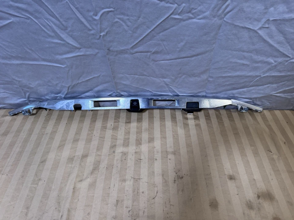 ✅ 13 14 15 Lexus es350 Trunk Lid Panel Chrome Molding Gate Garnish Chrome OEM Foto 4 de 4