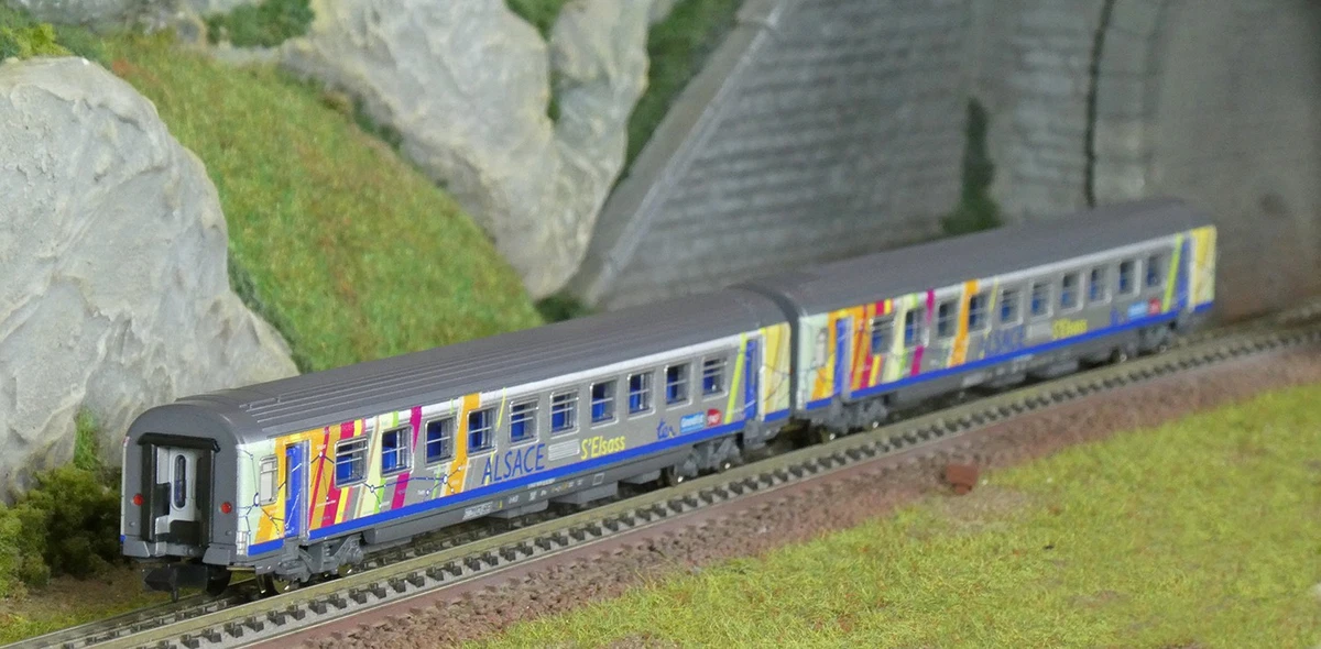 PIKO HO Voiture Voyageurs 1e/2e Classe SNCF - Portières Latérales - Époque III