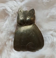 Vintage cat shaped button cover metal etched brass gold tone 1.25”