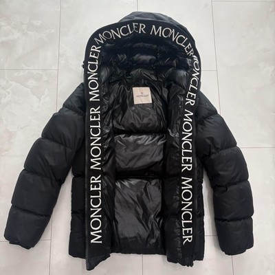 Weekend price reduction [Regular] Moncler Moncler MONTCLA short