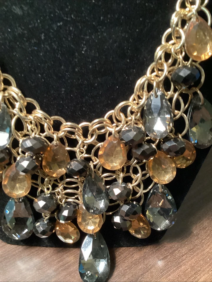 Collar babero vintage Alfani tono dorado color ámbar y piedras ahumadas 20" Foto 3 de 4