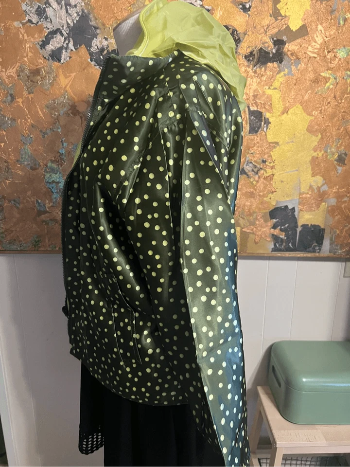 MycraPac-One Lime Green to Gteen Polka Dot Reversible Raincoat with Zip Away Hoo - Изображение 2 из 4