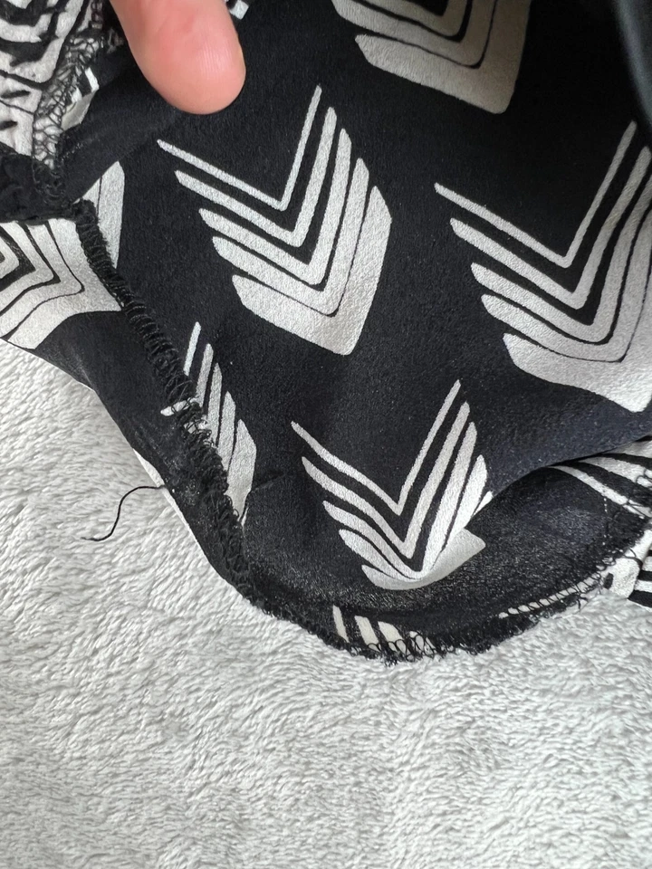 Rag & Bone Silk Crepe Gayatri Shift Dress Size Medium Chevron Print - Image 3 of 4