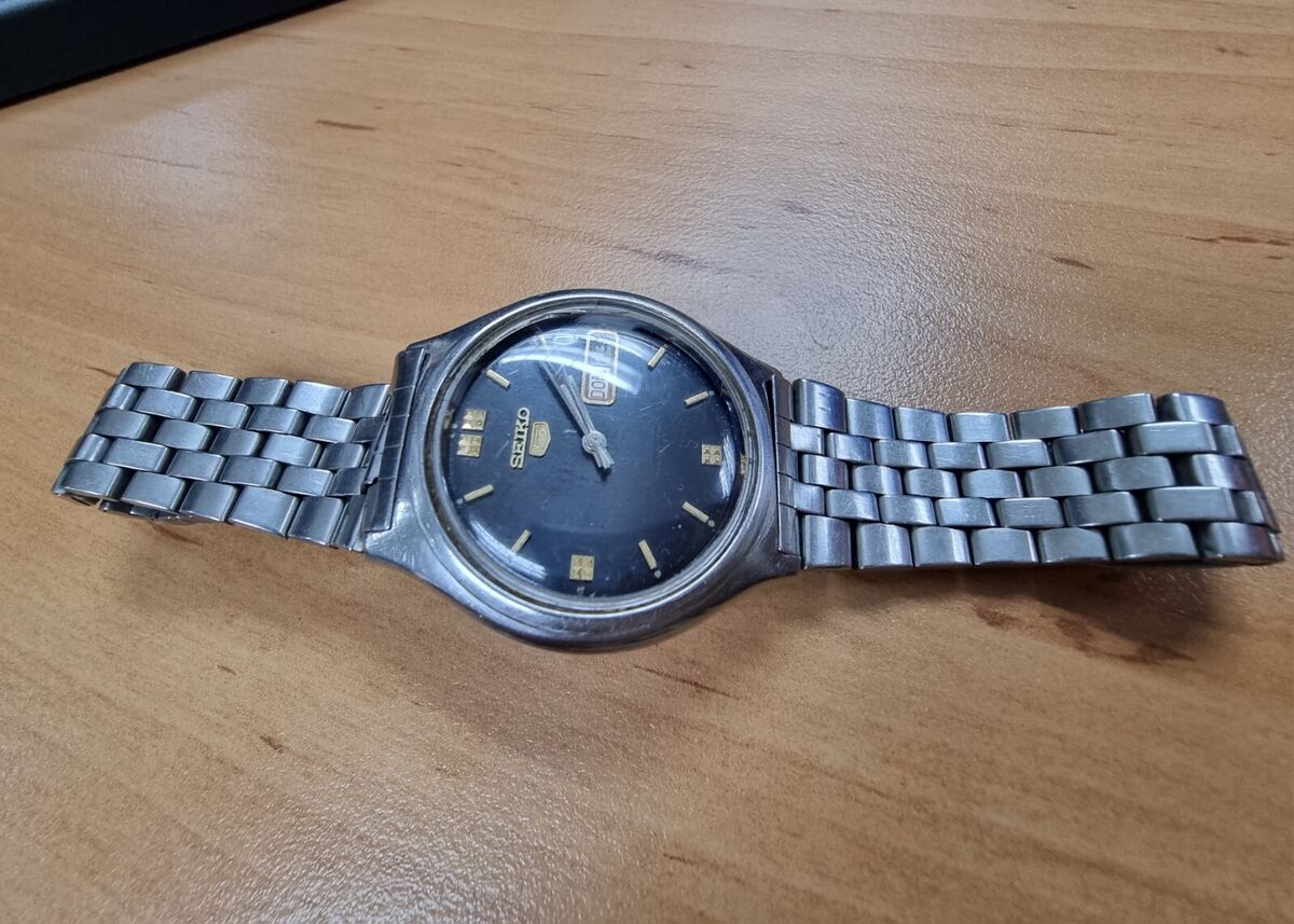 rare vintage SEIKO 5 Automatic 7009-8810 Spanish English rare vintage SEIKO 5 Automatic 7009-8810 Spanish English