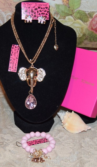 3PC BETSEY JOHNSON BEAUTIFUL LARGE PINK CRYSTAL ELEPHANT NECKLACE EARRINGS BRAC