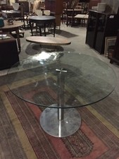 R 1432 Table ronde en verre