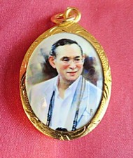 Beautiful Amulet from King Thailand Bhumibol Adulyadej Rama IX 