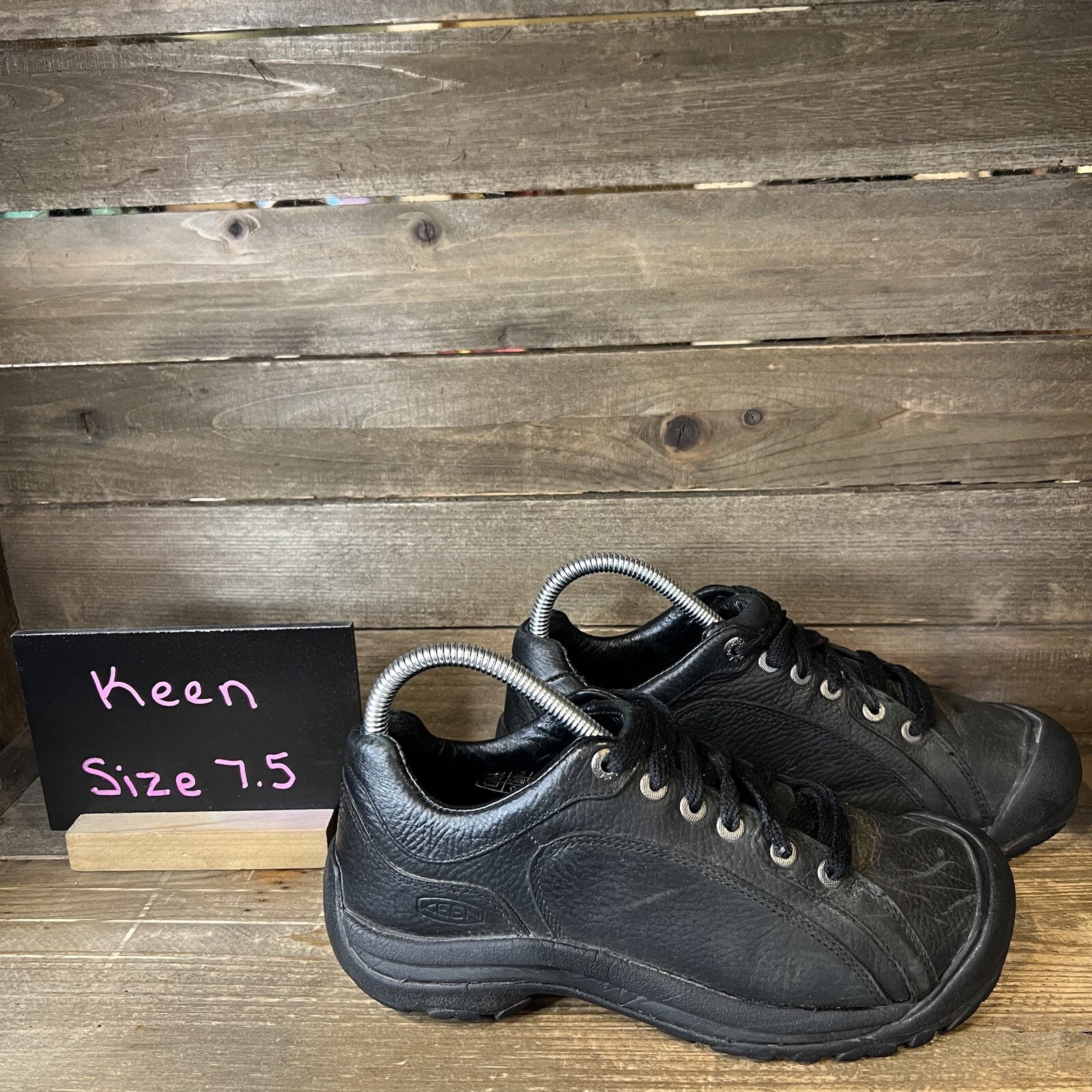 Scarpe da donna Keen Presidio nere in pelle da passeggio outdoor sneakers taglia 7 5 M ottime condizioni