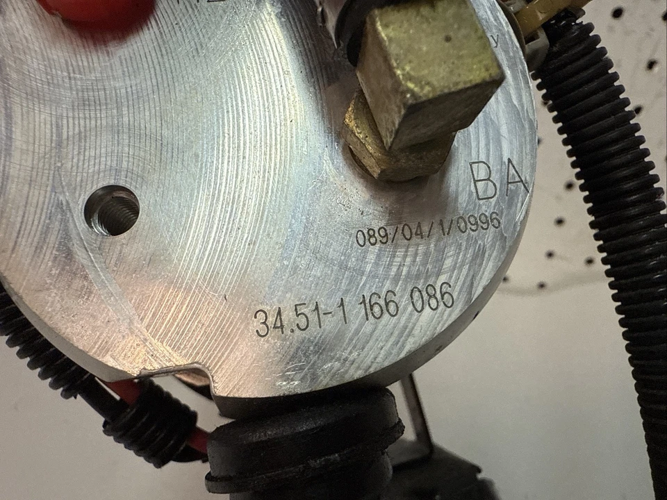 BMW E46 325i 330i 318i 2001 sedán DSC control de tracción ABS bomba compresora Foto 3 de 4