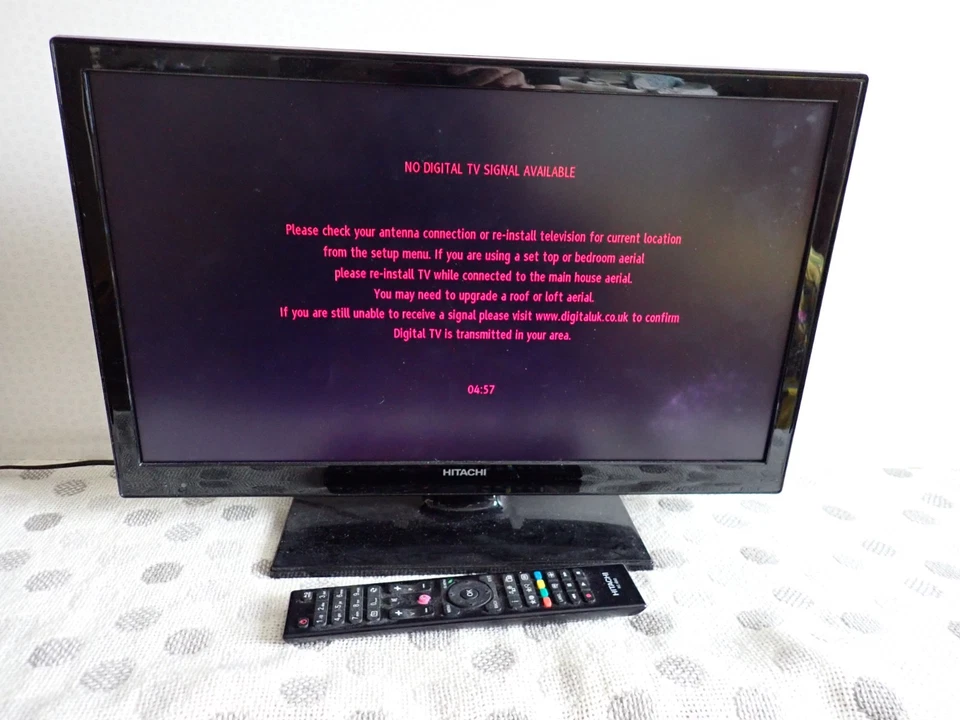 Hitachi 22HBD06UB 22" LCD Flat Screen TV HDMI with Remote (O479) - Image 3 of 4