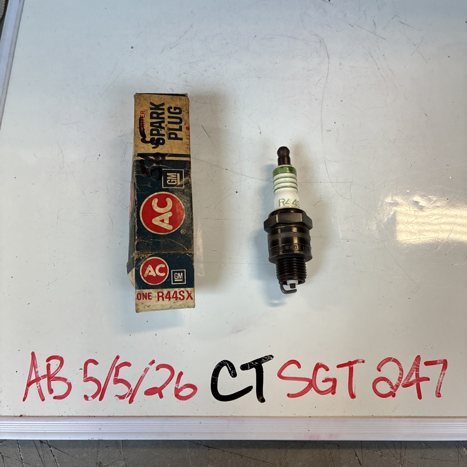 ACDelco R44SX Resistor Spark Plug - Select Chrysler/Ford/GM/International - NOS