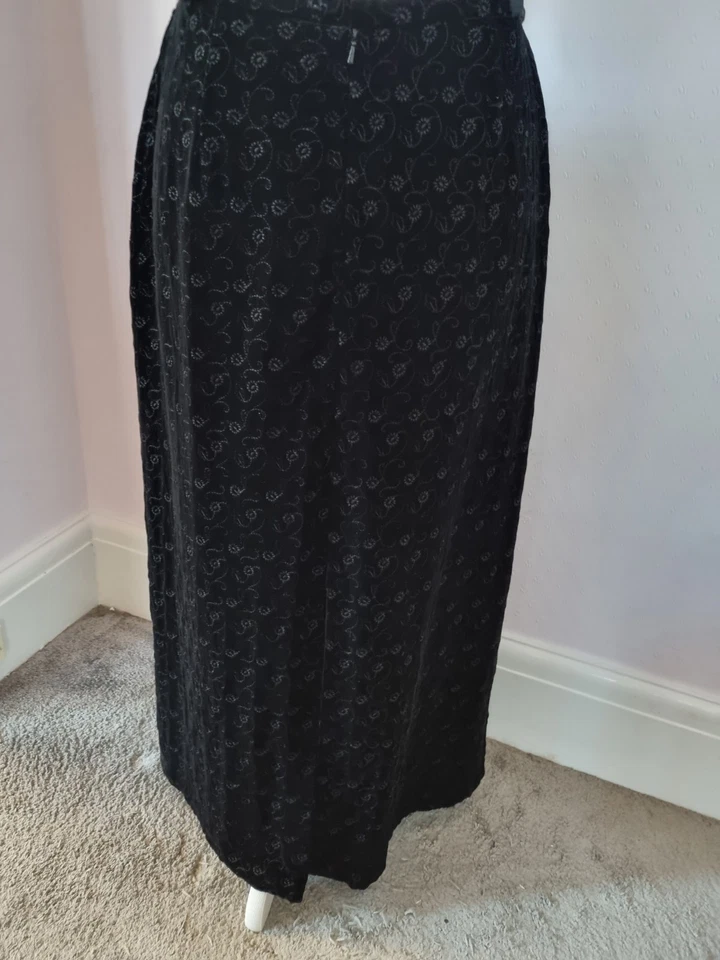 Laura Ashley Maxi Velvet Look Skirt Size 16 - Image 3 of 4