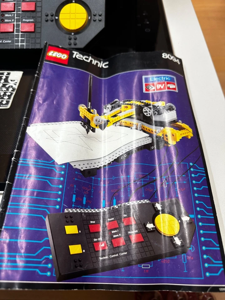 LEGO 8094 TECHNIC Control Centre, foto 2 di 5