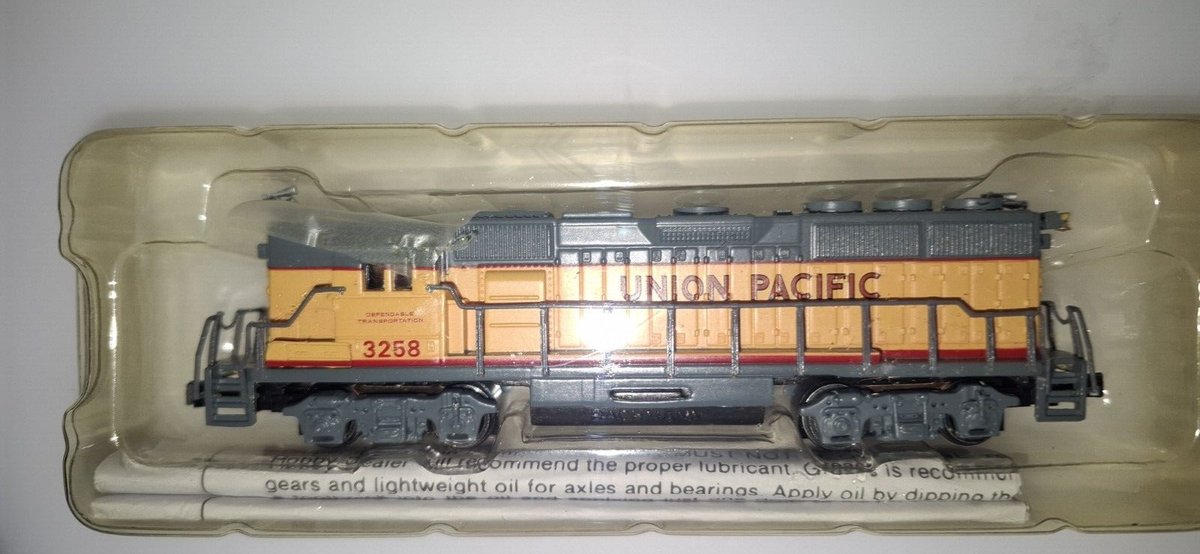 Bachmann Nゲージ EMD GP50 Union Pacific BACHMANN EMD GP 50 n scale UNION PACIFIC | eBay