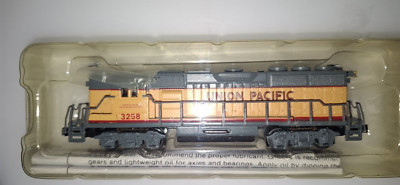 Bachmann Nゲージ EMD GP50 Union Pacific BACHMANN EMD GP 50 n scale UNION PACIFIC | eBay