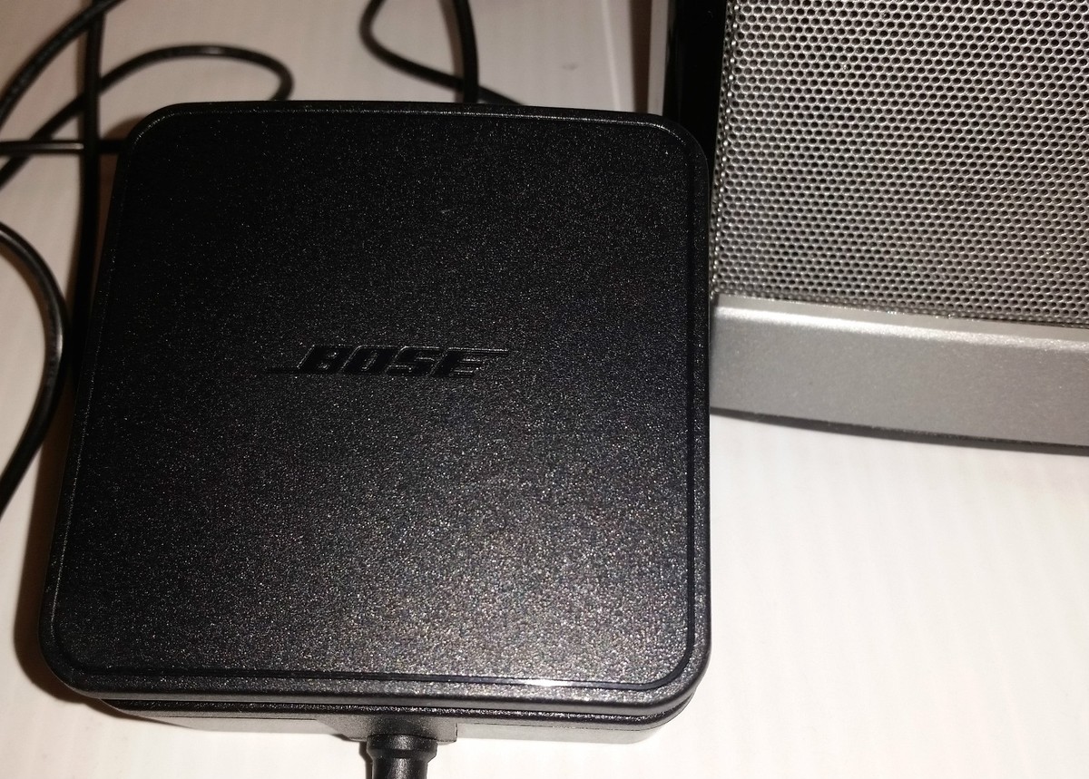BOSE SoundDock Portable Digital Music System for iPOD