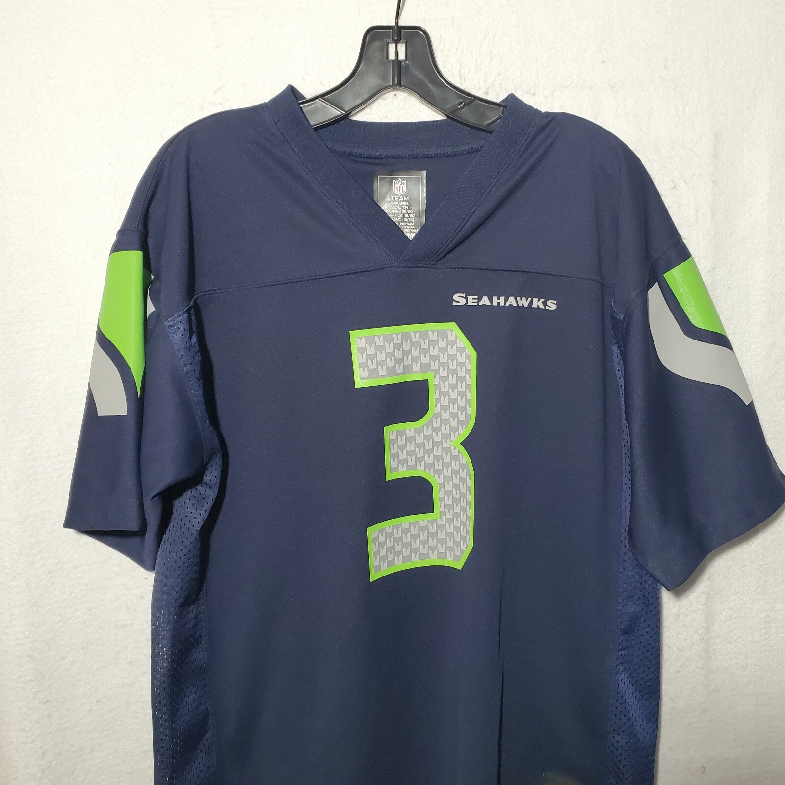 Picture 3 of 12
