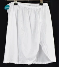 Vanity Fair Women's Anti-Static Nylon Half Slip Single Slit White SIze Small