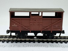 B3572 Plain Brown 8t Livestock Wagon OO Gauge Play Worn Used Condition