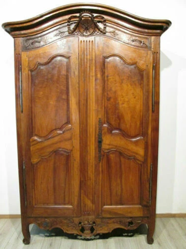 Armadi d'antiquariato barocco