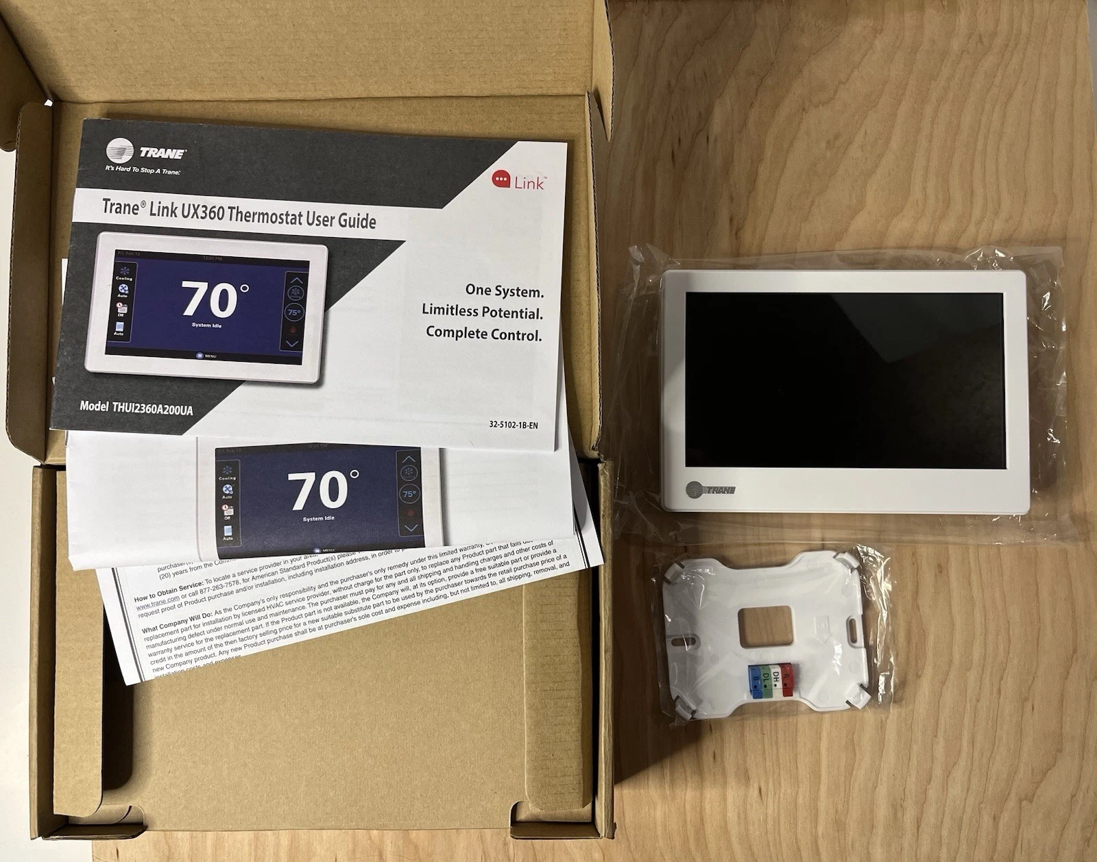 Trane Link UX360 Smart Thermostat (THUI2360A200UG) User Interface, White