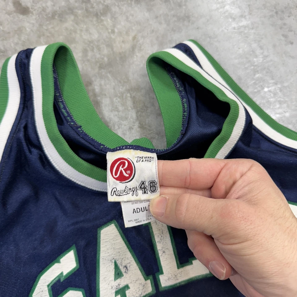 Camiseta deportiva de baloncesto Salve Regina Seahawks para hombre 46 azul marino NCAA Rawlings hecha en EE. UU. Foto 4 de 4