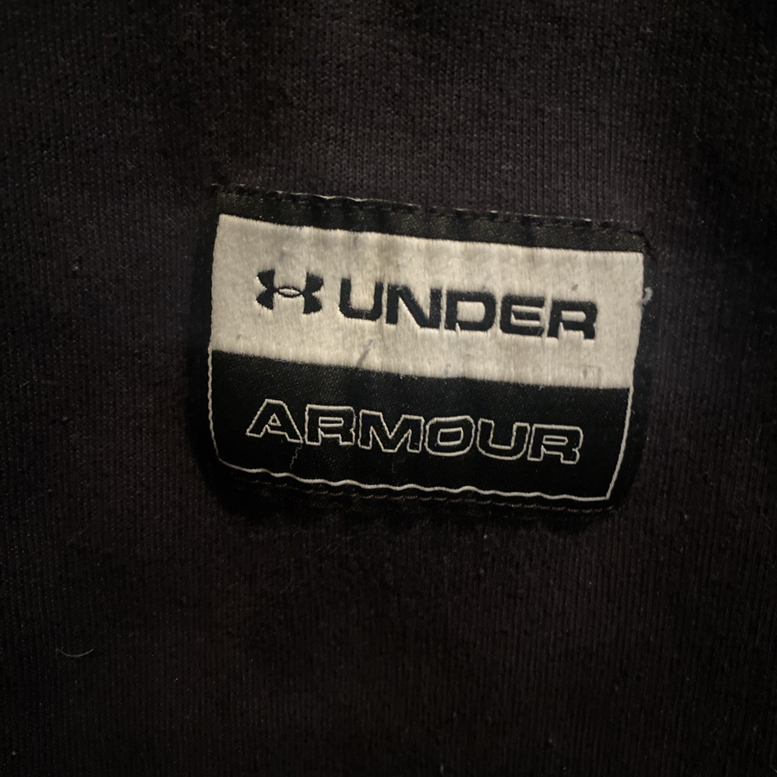 Underarmour Sweatshirt. Youth XL. Black. Long Sleeve. Pullover. thumbnail 2