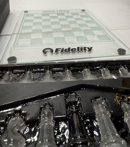 LEED’S Glass Promotion Fidelity Investment Bank Chess Set - Unused - Picture 3 of 14