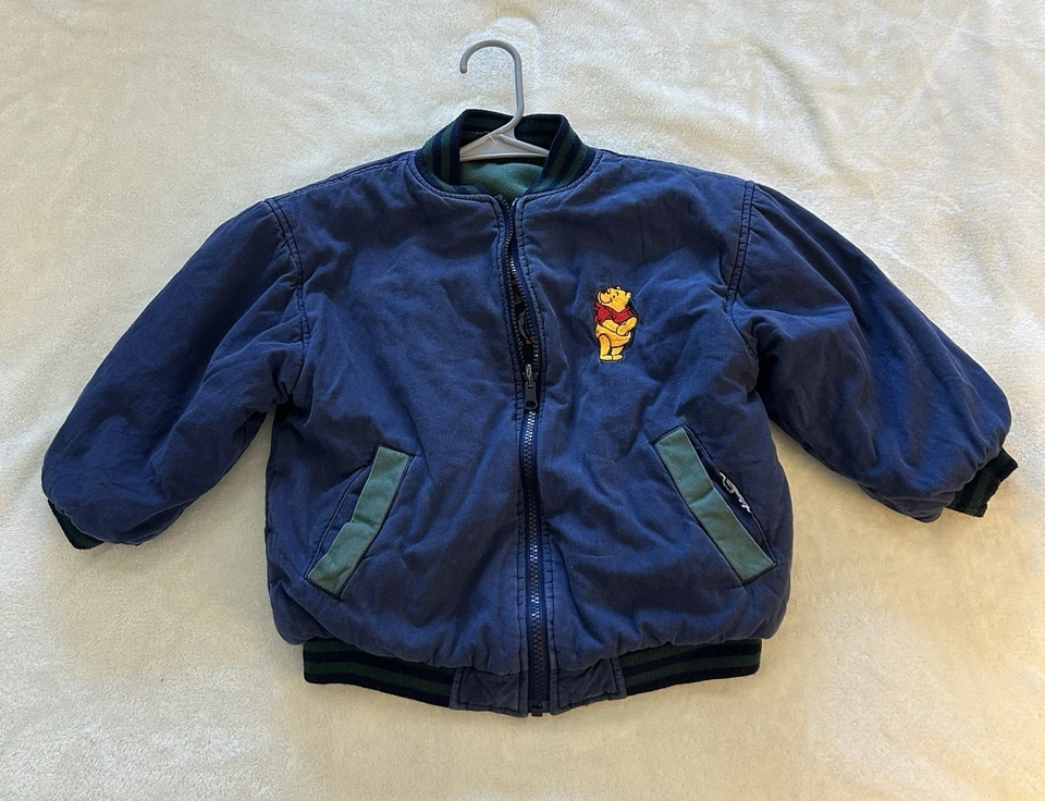 Chaqueta Disney Niños Talla 4/5 Años Pooh Reversible Bombardero Universitario De Colección Y2k Foto 3 de 4
