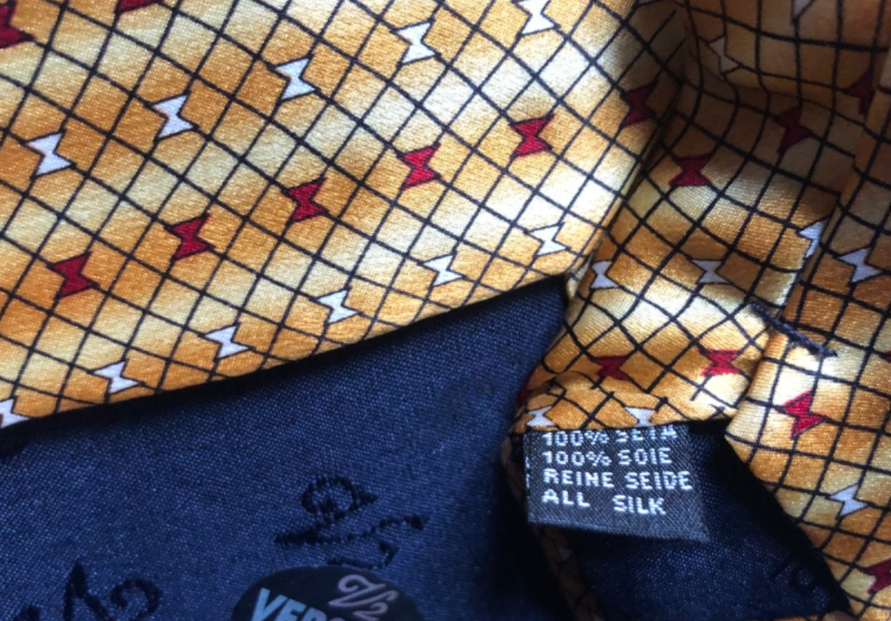 Rare Vintage Versace Classic v2 Silk Tie Luxury Designer Hand Made Gold Yellow image 7