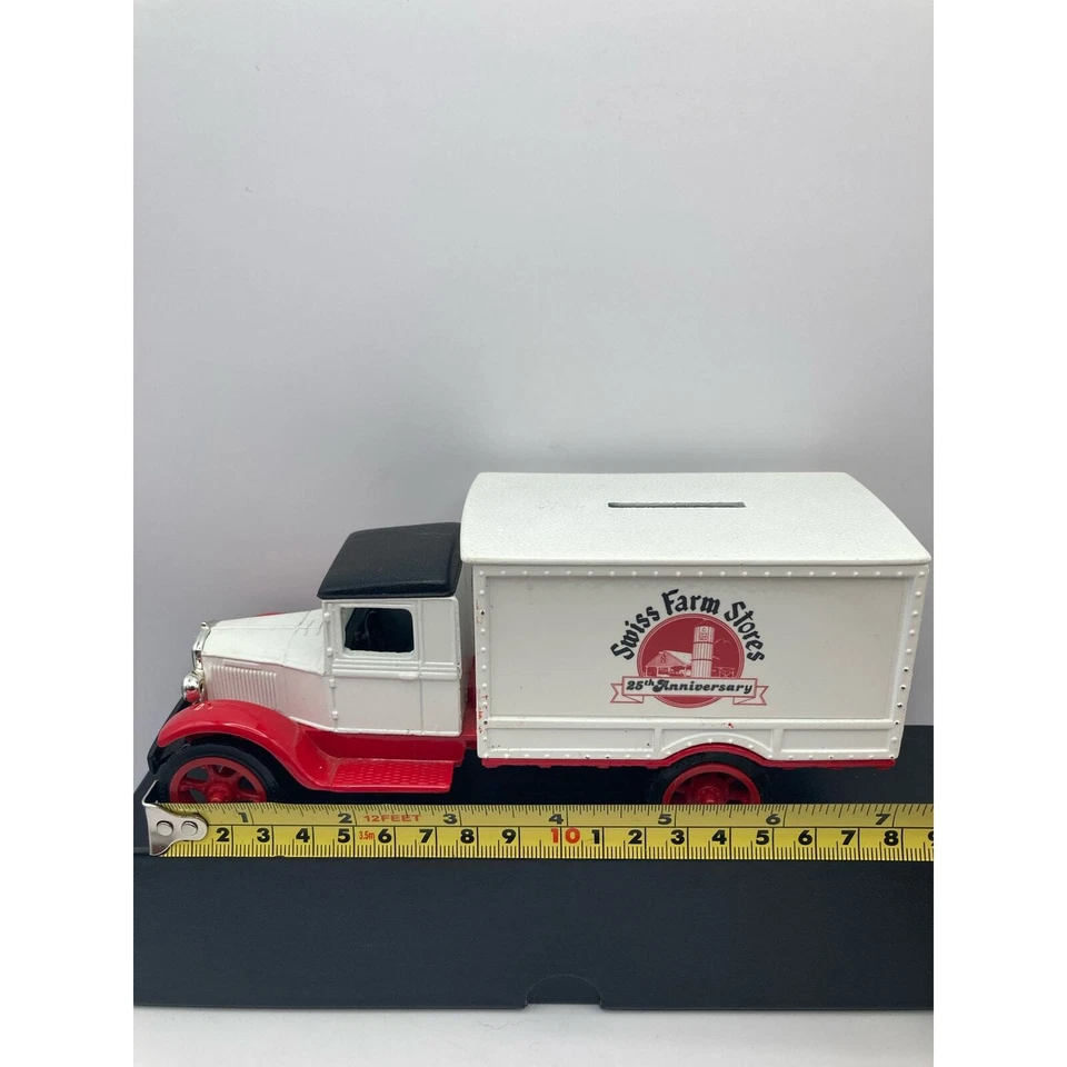 Diecast ERTL 1931 Ojo de Halcón Réplica Banco de Monedas Suizas Granjas Foto 4 de 4