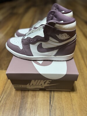 MENS AIR JORDAN 1 RETRO HIGH OG_WHITE/SKY J MAUVE-WHITE DZ5485-105