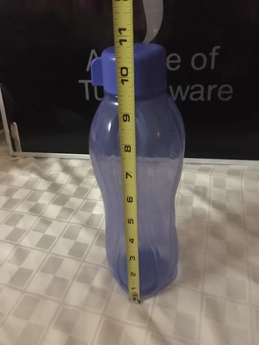 TUPPERWARE *NEW* Large Eco Water Bottle 36 Oz / 1L Indigo Color Ergonomic - Picture 5 of 7