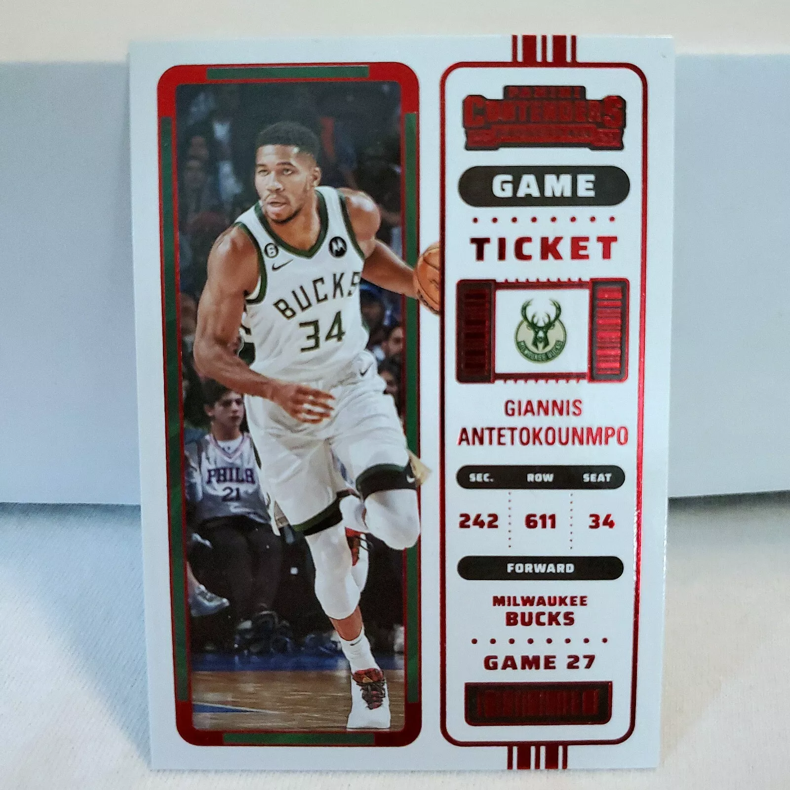 Giannis Antetokounmpo trading card