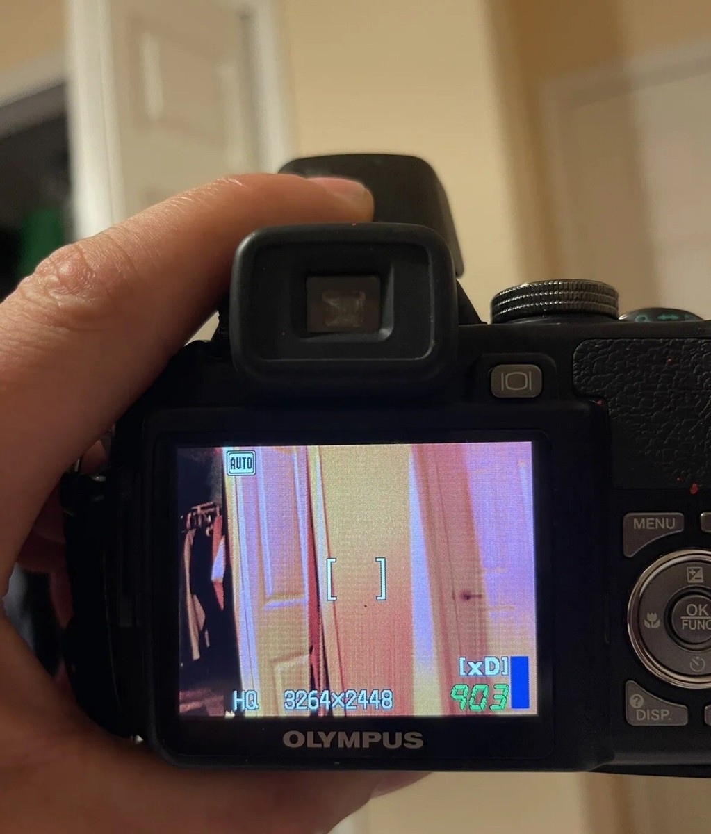 Olympus SP Series SP-560 UZ 8.0MP Digital Camera - Black For Parts