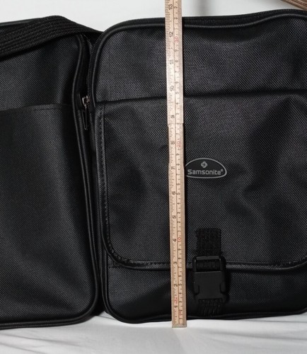 Samsonite Duffle Bag With Strap Multi Pocket Convertable To Compact Size - Picture 7 of 8