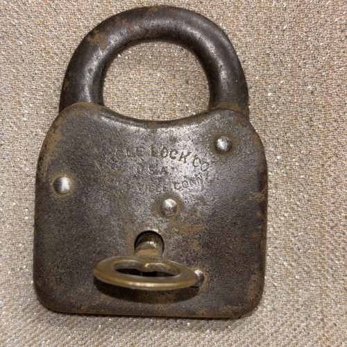 Eagle Lock Company Antique Iron Padlock Rustic/Collectible/Key/Works! Antique