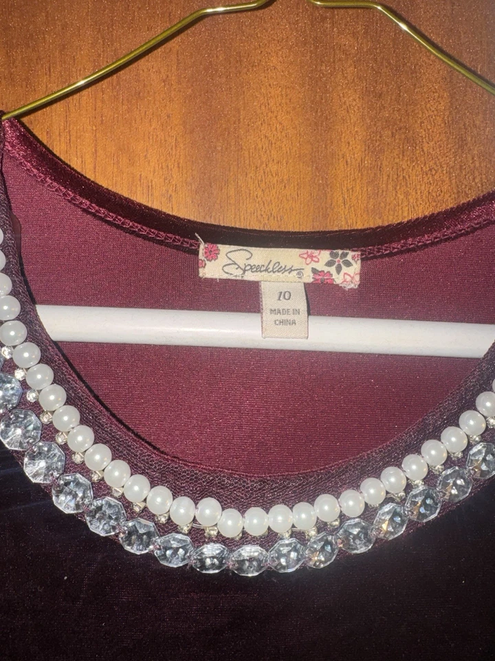 Vestido Speechless para niños talla 10 con escote de diamantes de imitación Foto 2 de 3