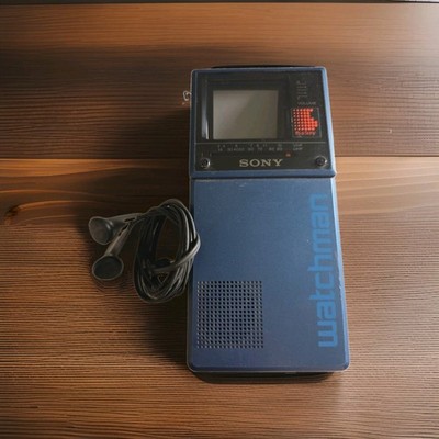 VINTAGE SONY WATCHMAN MODEL FD-20A PORTABLE TV TELEVISION W/WIRED EAR BUDS WORKS