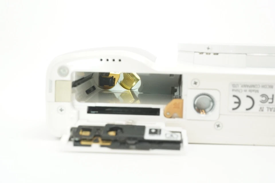 RICOH GR DIGITAL IV White Edition 10.4MP w/ Case Charger SD card from Japan - Image 4 of 4