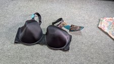 VanityFair Black Bra 42D Underwire Lightly Padded Full Figure Coverage Lift Lace