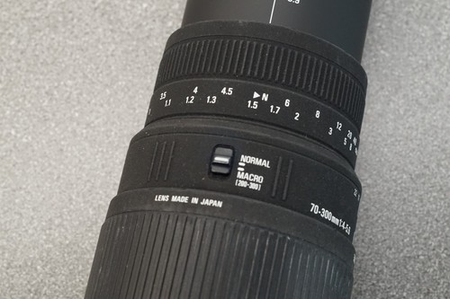 Sigma 70-300mm F4-5.6 DG Macro Autofocus Telephoto Zoom Lens for Minolta Sony A - Picture 7 of 7