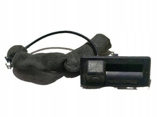 Tailgate handle with camera