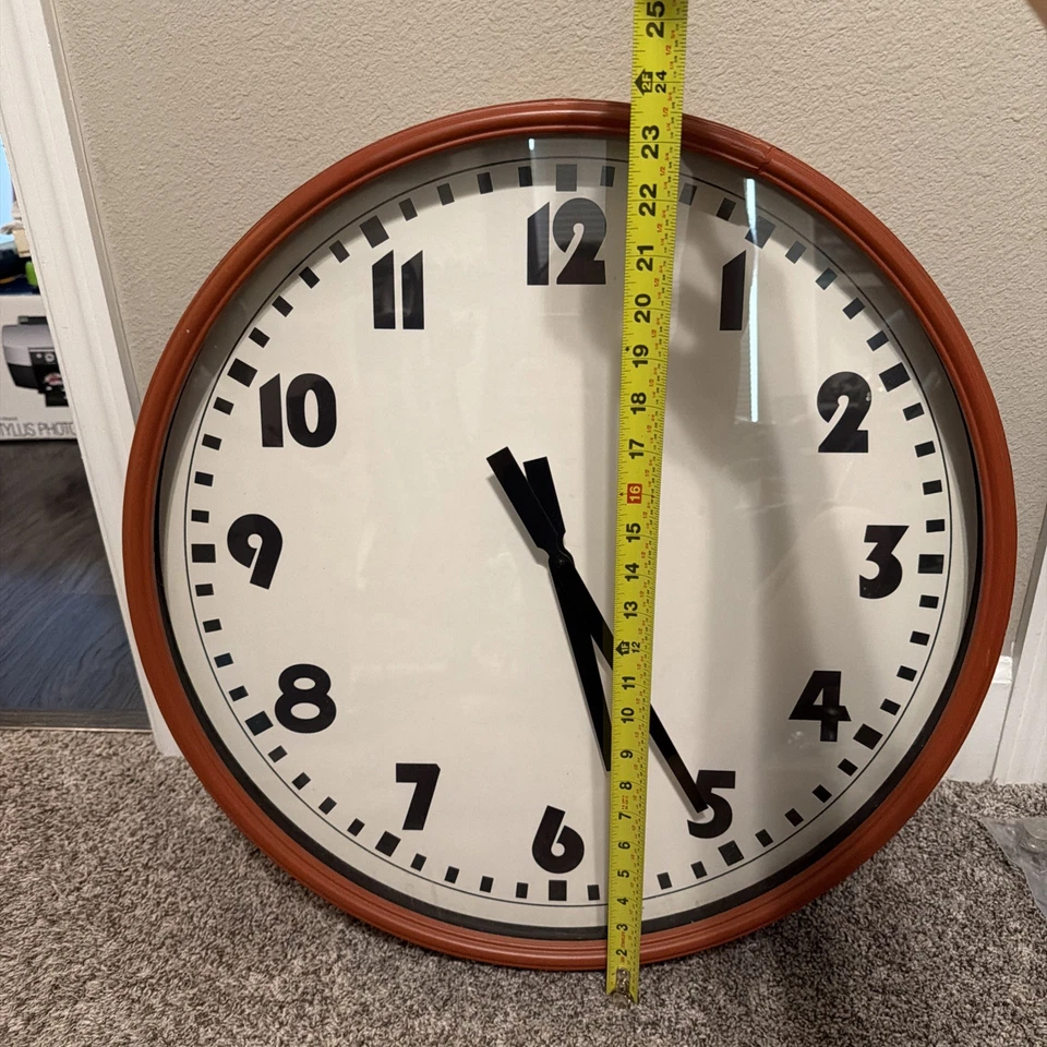 Reloj Pottery Barn 24 pulgadas retirado moderno Foto 2 de 3