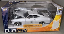 2004 Jada Toys Dub City Old Skool (White) 1967 Chevy Impala SS 1:24