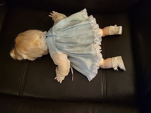 Vintage Effenbee Baby Doll Little Lovums 1977 vestito blu biondo etichetta occhi azzurri 13 - Foto 11 di 14